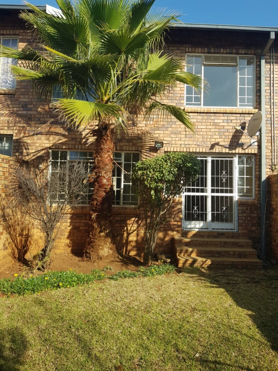To Let 3 Bedroom Property for Rent in Ifafi North West